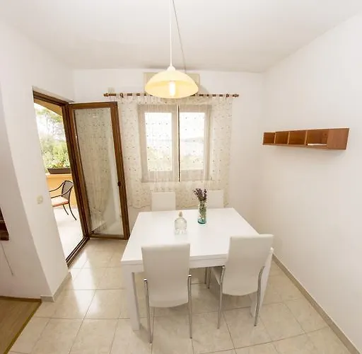 House Lucija Apartment *