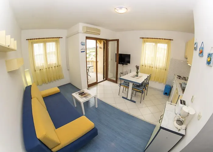 Apartment House Lucija *