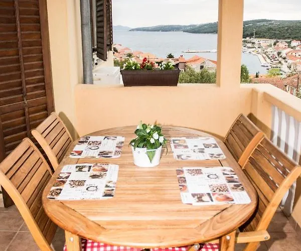 House Lucija 아파트 *