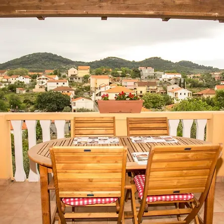 House Lucija Apartamento