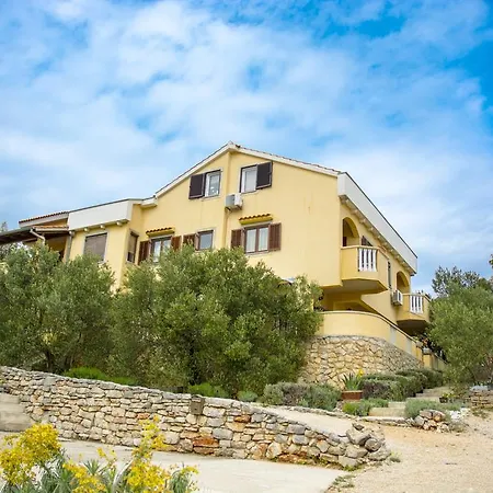 House Lucija Apartman Sali