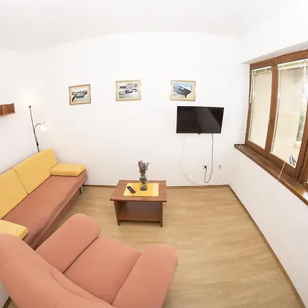Apartman House Lucija *