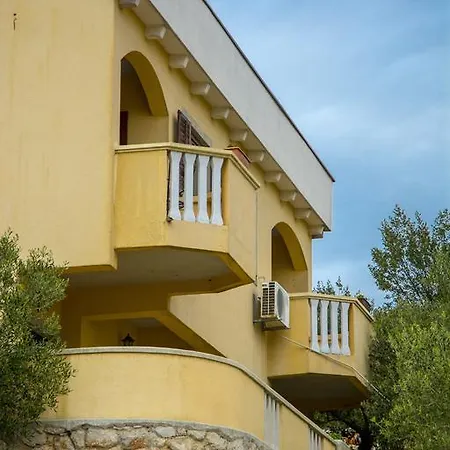 House Lucija Apartmán